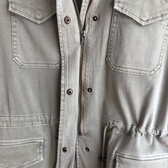 Liverpool Los Angeles Short Sleeve Cargo Jacket Sagebush Green Women Size S NWT - Picture 8 of 13